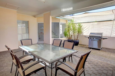 Bay Bliss - Sunshine Coast Tourism 2