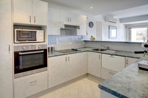 Bay Bliss - Sunshine Coast Tourism 7