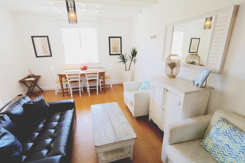 Caledonian Inn - Holiday Sunshine Coast 17