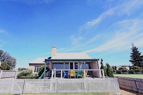 Caledonian Inn - Holiday Sunshine Coast 4