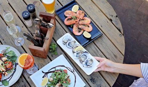 Caledonian Inn - Holiday Sunshine Coast 18