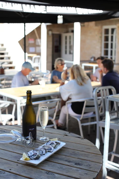 Caledonian Inn - Holiday Sunshine Coast 16