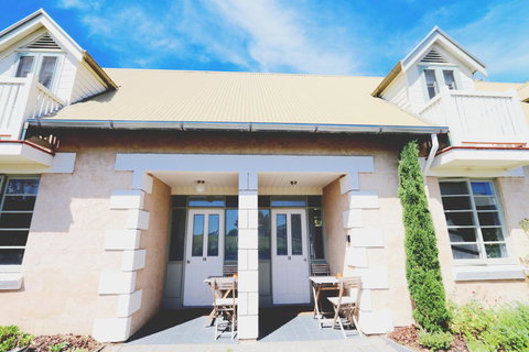 Caledonian Inn - Holiday Sunshine Coast 10