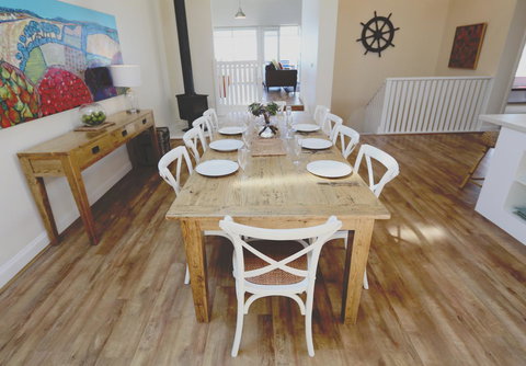 Caledonian Inn - Holiday Sunshine Coast 5