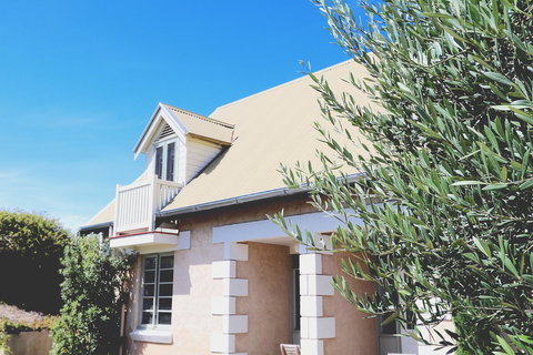 Caledonian Inn - Holiday Sunshine Coast 13