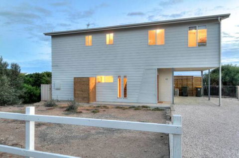 SeaWatch-Sea Views - Sunshine Coast Tourism 9