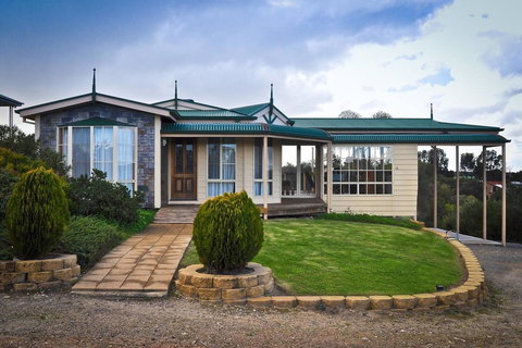 Baywatch - Holiday Sunshine Coast 12