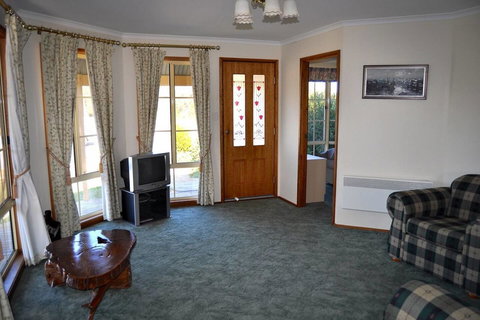 Baywatch - Holiday Sunshine Coast 6