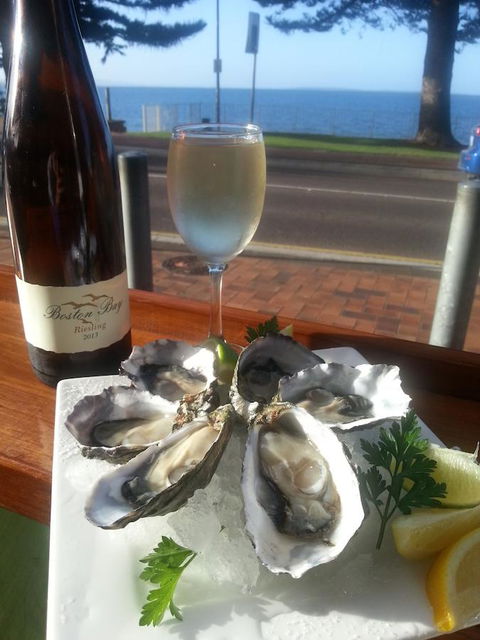 Pier Hotel Port Lincoln - Holiday Sunshine Coast 7