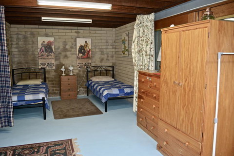 Dolphinview - Sunshine Coast Tourism 10