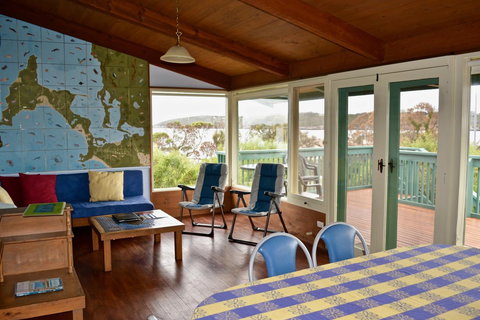 Dolphinview - Sunshine Coast Tourism 2