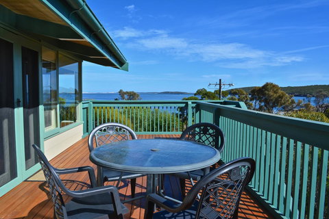 Dolphinview - Sunshine Coast Tourism 0