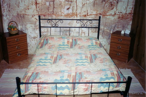 Radeka Downunder Underground Motel - Holiday Sunshine Coast 3