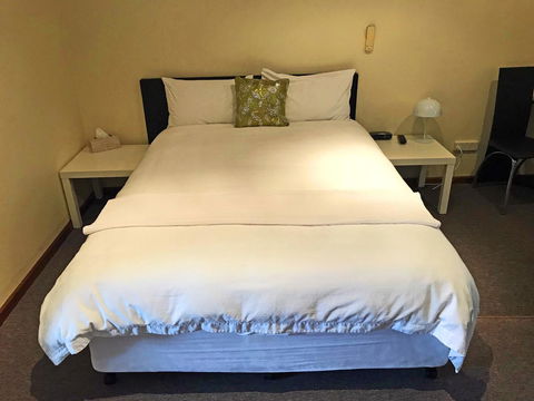 Lake Albert Motel - Sunshine Coast Tourism 33