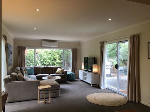 Jack\'s House B&B Clare - Sunshine Coast Tourism 12