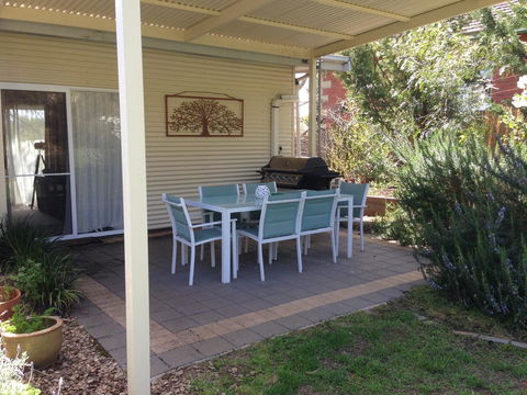 Jack\'s House B&B Clare - Sunshine Coast Tourism 5