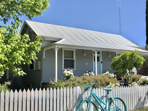 Jack\'s House B&B Clare - Sunshine Coast Tourism 1