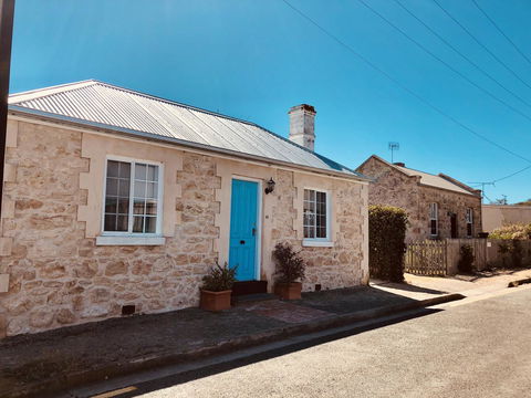 Goolwa Marinerâ€™s Cottage - Free Wifi And Pet Friendly - Centrally Located In Historic Region - Holiday Sunshine Coast 0