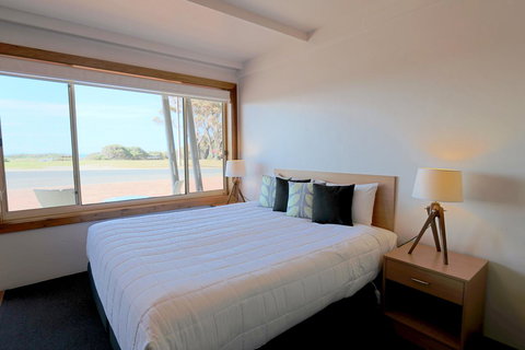 Harbour View Motel - Sunshine Coast Tourism 20