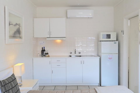 Harbour View Motel - Sunshine Coast Tourism 30