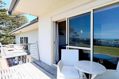 Harbour View Motel - Sunshine Coast Tourism 10