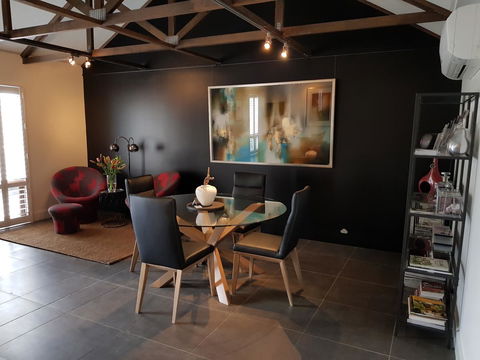 Irongate Studio B&B - Holiday Sunshine Coast 0