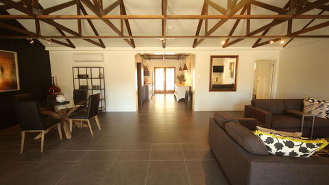 Irongate Studio B&B - Holiday Sunshine Coast 1