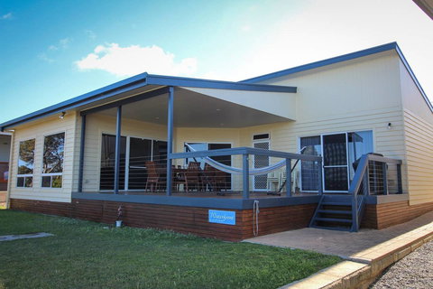 Waterfront On Osprey - Holiday Sunshine Coast 18