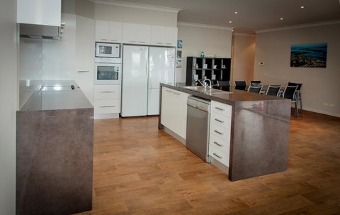 Waterfront On Osprey - Holiday Sunshine Coast 8