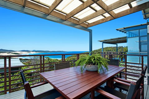 One Mile Retreat - Sunshine Coast Tourism 1
