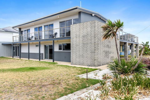 Esplanade Escape - Holiday Sunshine Coast 32