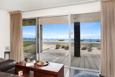 Esplanade Escape - Holiday Sunshine Coast 29