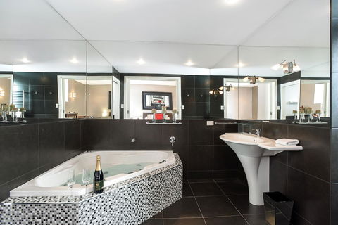 Esplanade Escape - Holiday Sunshine Coast 34