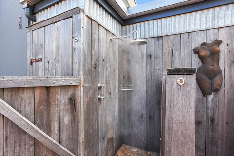 Esplanade Escape - Holiday Sunshine Coast 8