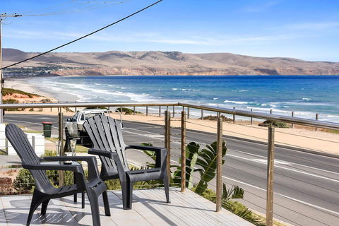 Esplanade Escape - Holiday Sunshine Coast 0