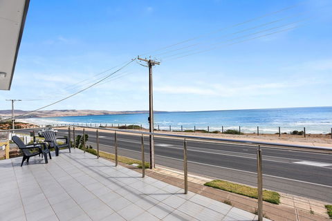 Esplanade Escape - Holiday Sunshine Coast 16