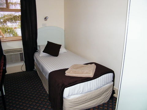 Grand Tasman Hotel - Holiday Sunshine Coast 22