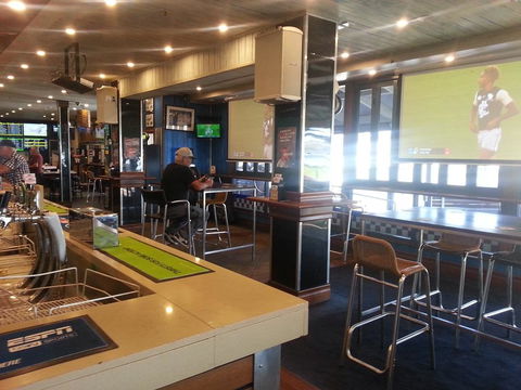 Grand Tasman Hotel - Holiday Sunshine Coast 6