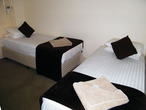 Grand Tasman Hotel - Holiday Sunshine Coast 38