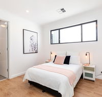 Brand new affordable luxury 3 bedroom 3 bathrooms house close to Adelaide city Chinatown beach Adelaide Airport - Holiday Sunshine Coast