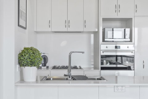 Views On Surflen - Holiday Sunshine Coast 1