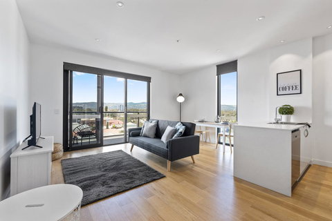 Views On Surflen - Holiday Sunshine Coast 0