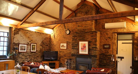 William Hunt's Retreat - Cypress Studio - Sunshine Coast Tourism 18