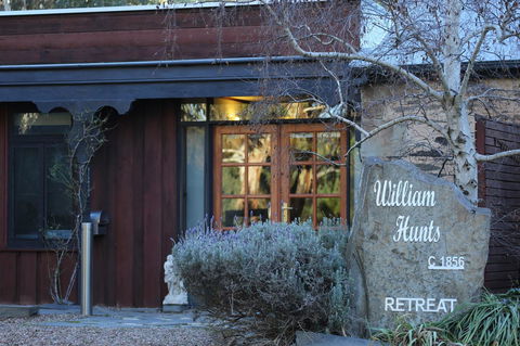 William Hunt's Retreat - Cypress Studio - Sunshine Coast Tourism 8
