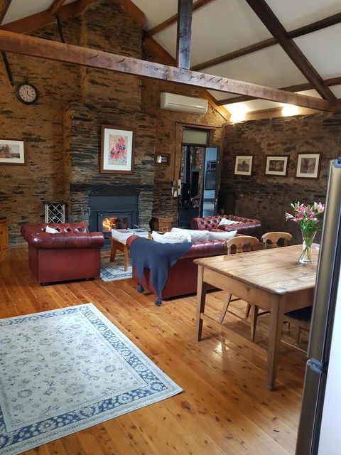 William Hunt's Retreat - Cypress Studio - Sunshine Coast Tourism 9