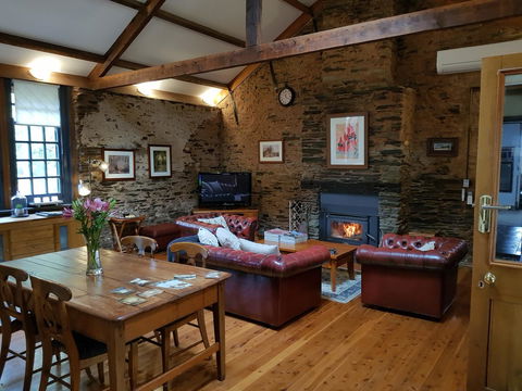 William Hunt's Retreat - Cypress Studio - Sunshine Coast Tourism 0