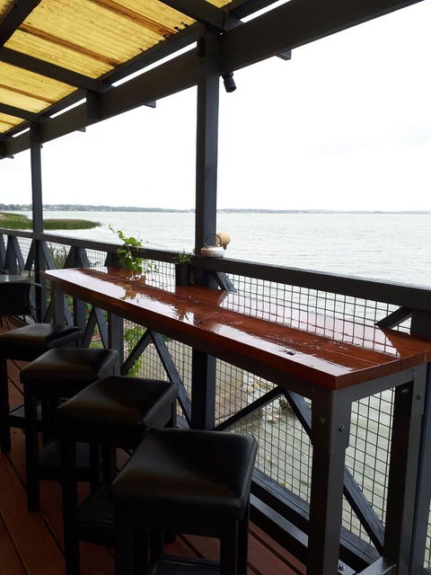 Meningie Waterfront Motel - Sunshine Coast Tourism 40