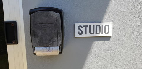 2 Austinmer Studio - Sunshine Coast Tourism 11