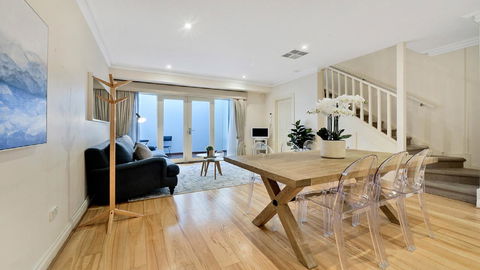 GOUGER 265 - Holiday Sunshine Coast 0