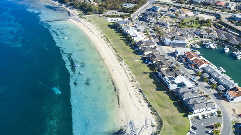 Mariners Cay Apartment - Holiday Sunshine Coast 2
